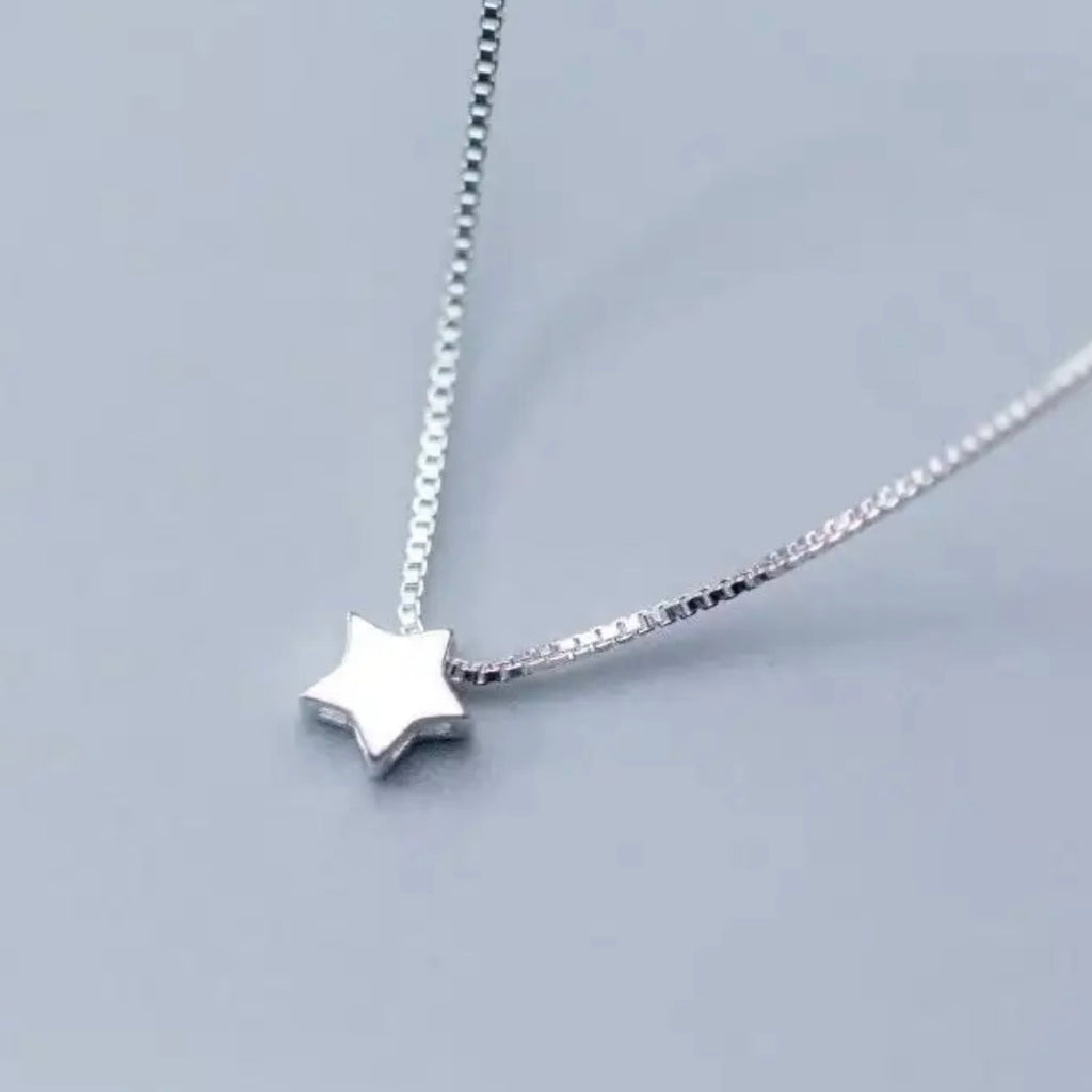 Christmas Star Necklace in Gold Plating Christmas Star Necklace in Gold Plating