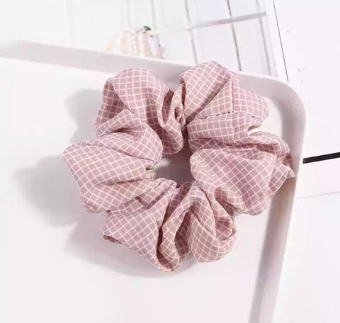 Checked Scrunchie - Pink & White
