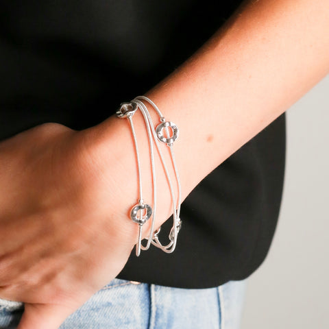 Circle String Bracelet - Silver
